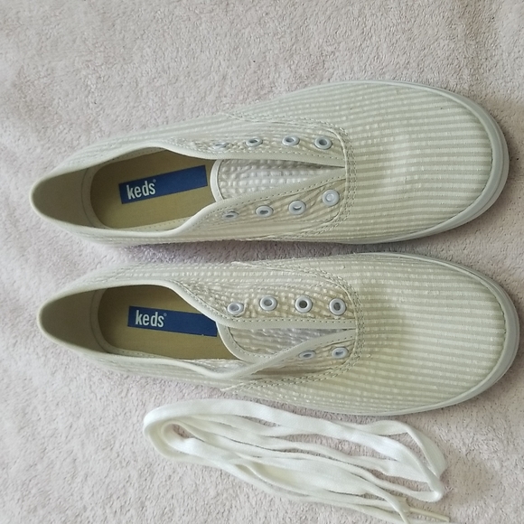 Keds Sneakers Size 6 Like New - Picture 8 of 8